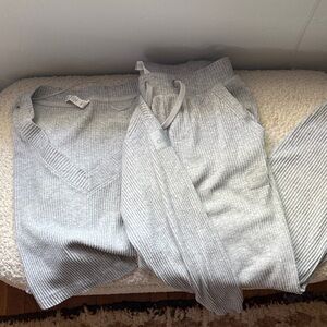 ALO Yoga Muse Sweatpants and Crewneck Gray Knit Set